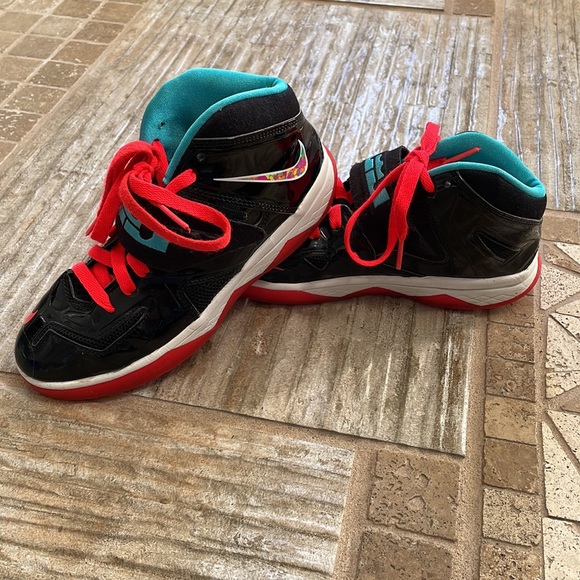 Black LeBron High tops - Picture 2 of 5